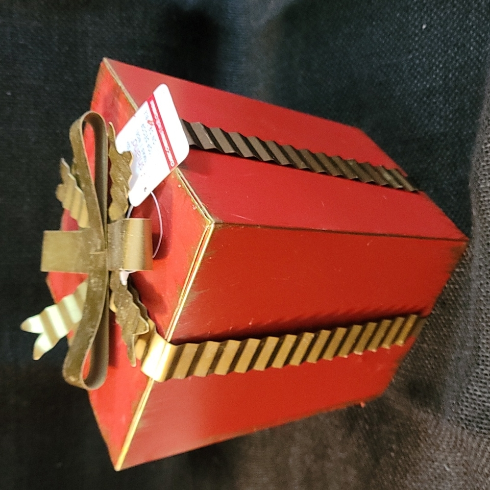 Ashland Christmas Decor metal Gift Package Galvanized Metal Ribbon
